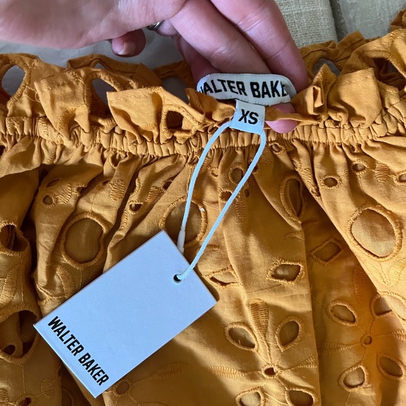 ❌ SOLD ❌ NWT Walter Baker - Mirelle Eyelet Off the Shoulder Top - Picture 4 of 6